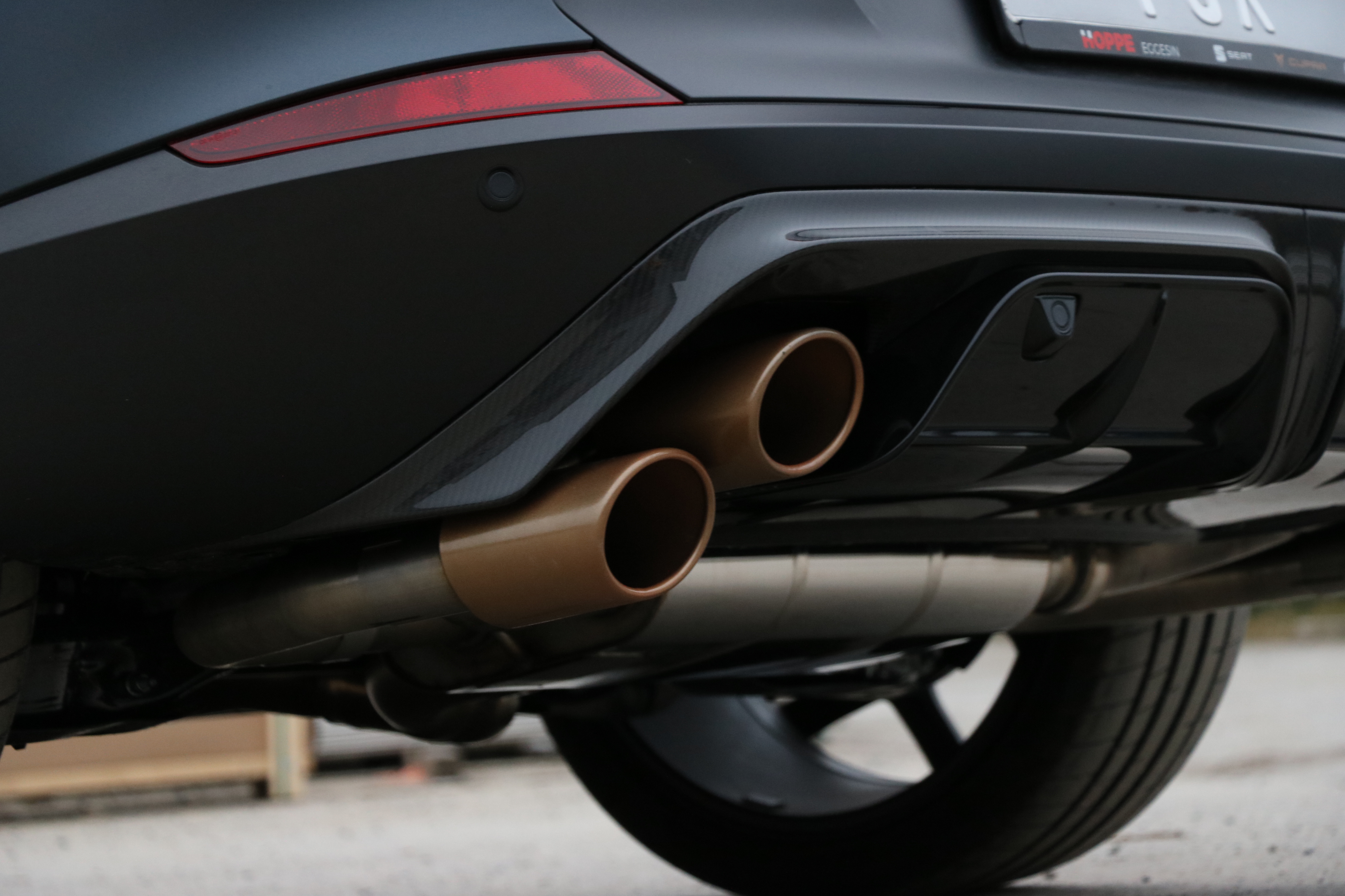 Endschalldämpfer mit 2 Abgasklappen - 2x115x85 Typ 32 rechts/links Kupfer