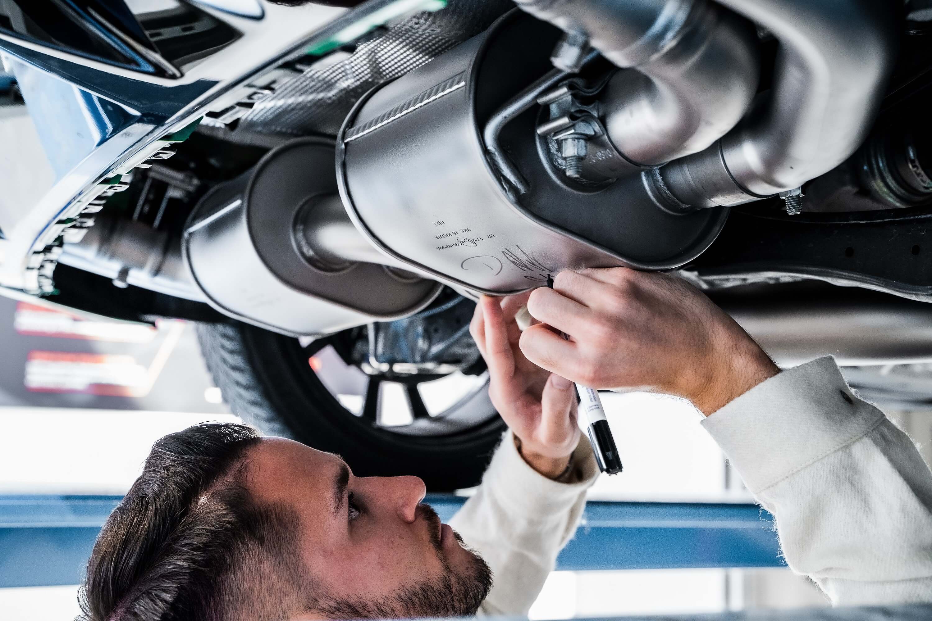 Daniel Abt Edition:OPF-Auspuff-Anlage L/R Absorptions-Sportschalldämpfer mittig inkl. EG Genehmigung